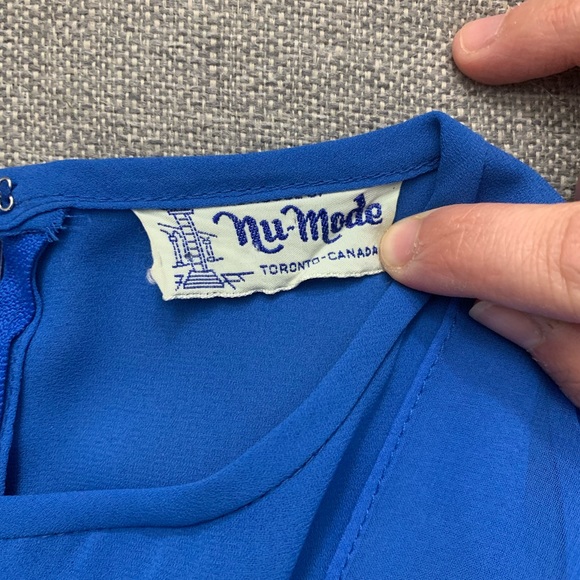 Beautiful Vintage Dress size medium - Picture 10 of 11